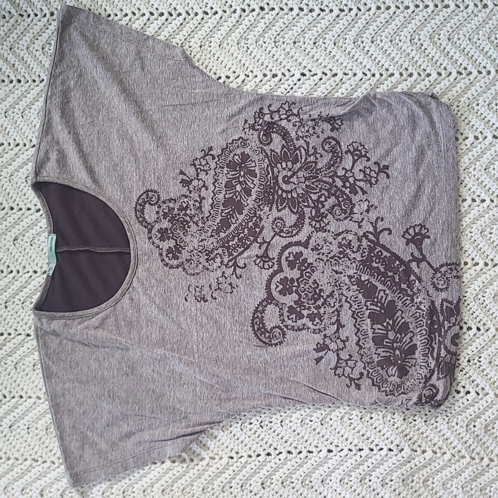 Short sleeve brown top Maurices medium